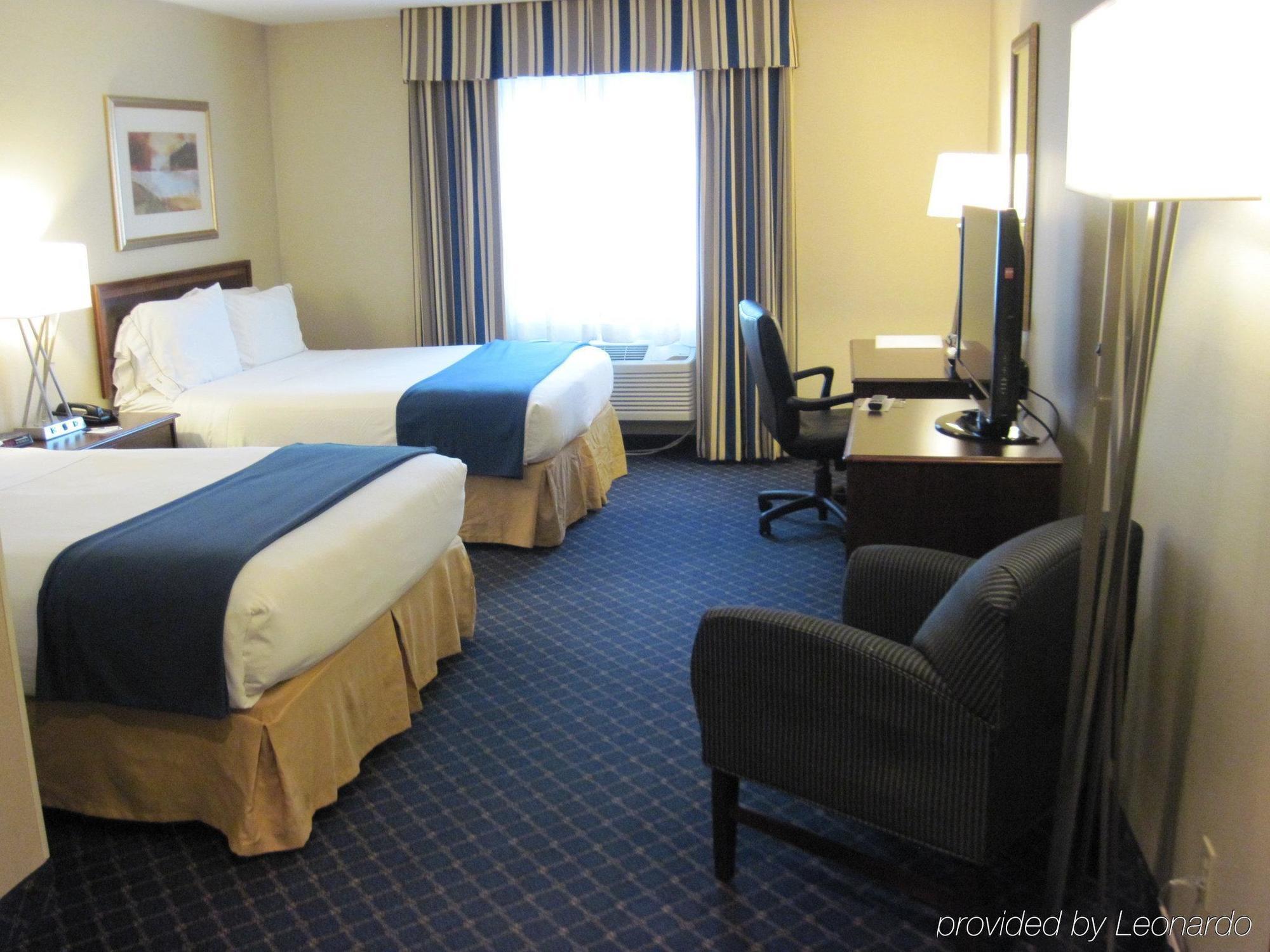 Holiday Inn Express Des Moines-At Drake University, An Ihg Hotel ภายนอก รูปภาพ