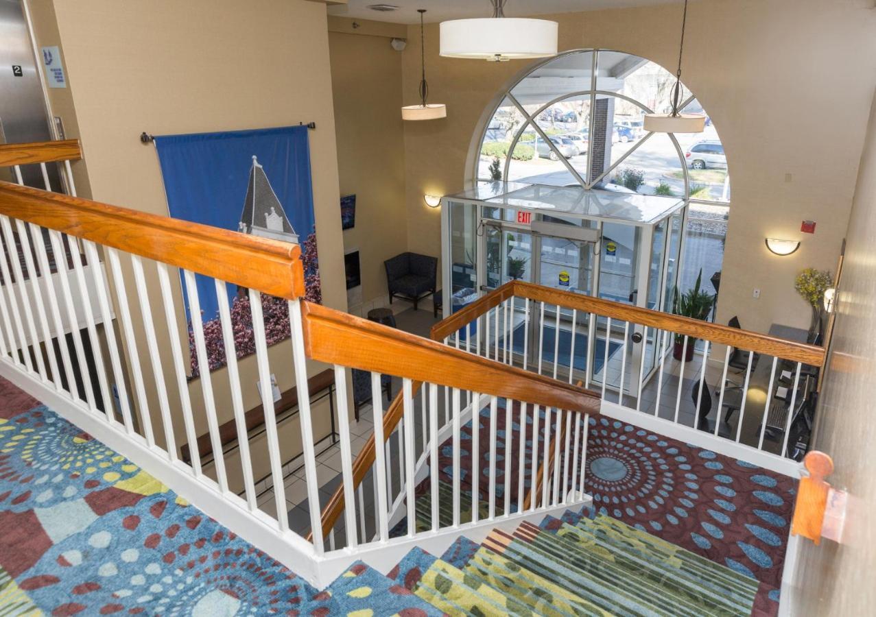 Holiday Inn Express Des Moines-At Drake University, An Ihg Hotel ภายนอก รูปภาพ