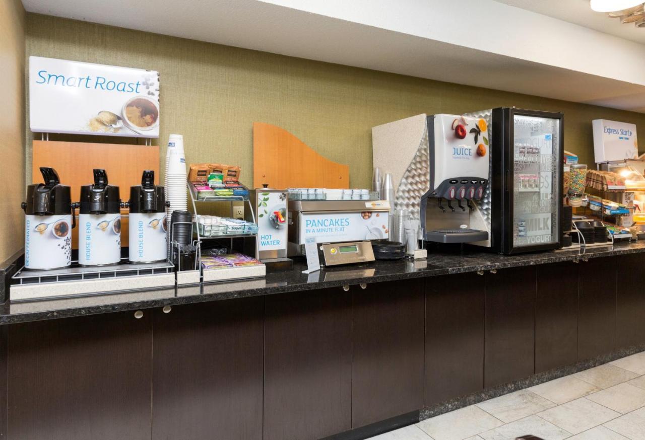 Holiday Inn Express Des Moines-At Drake University, An Ihg Hotel ภายนอก รูปภาพ